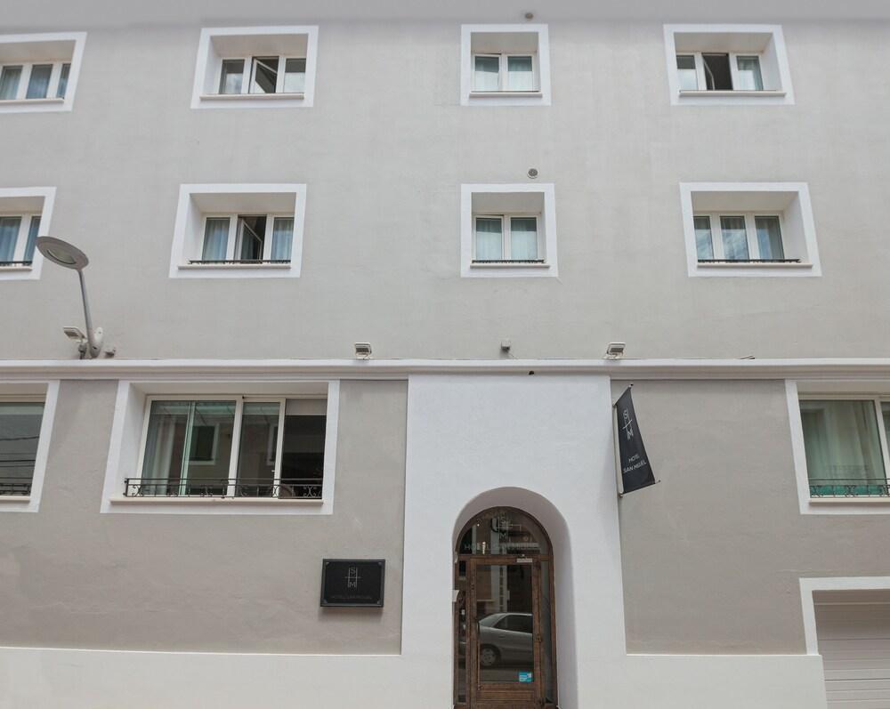 Hotel San Miguel Маон Экстерьер фото