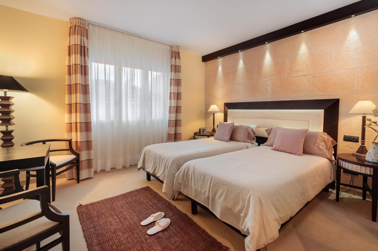 Hotel San Miguel Маон Экстерьер фото