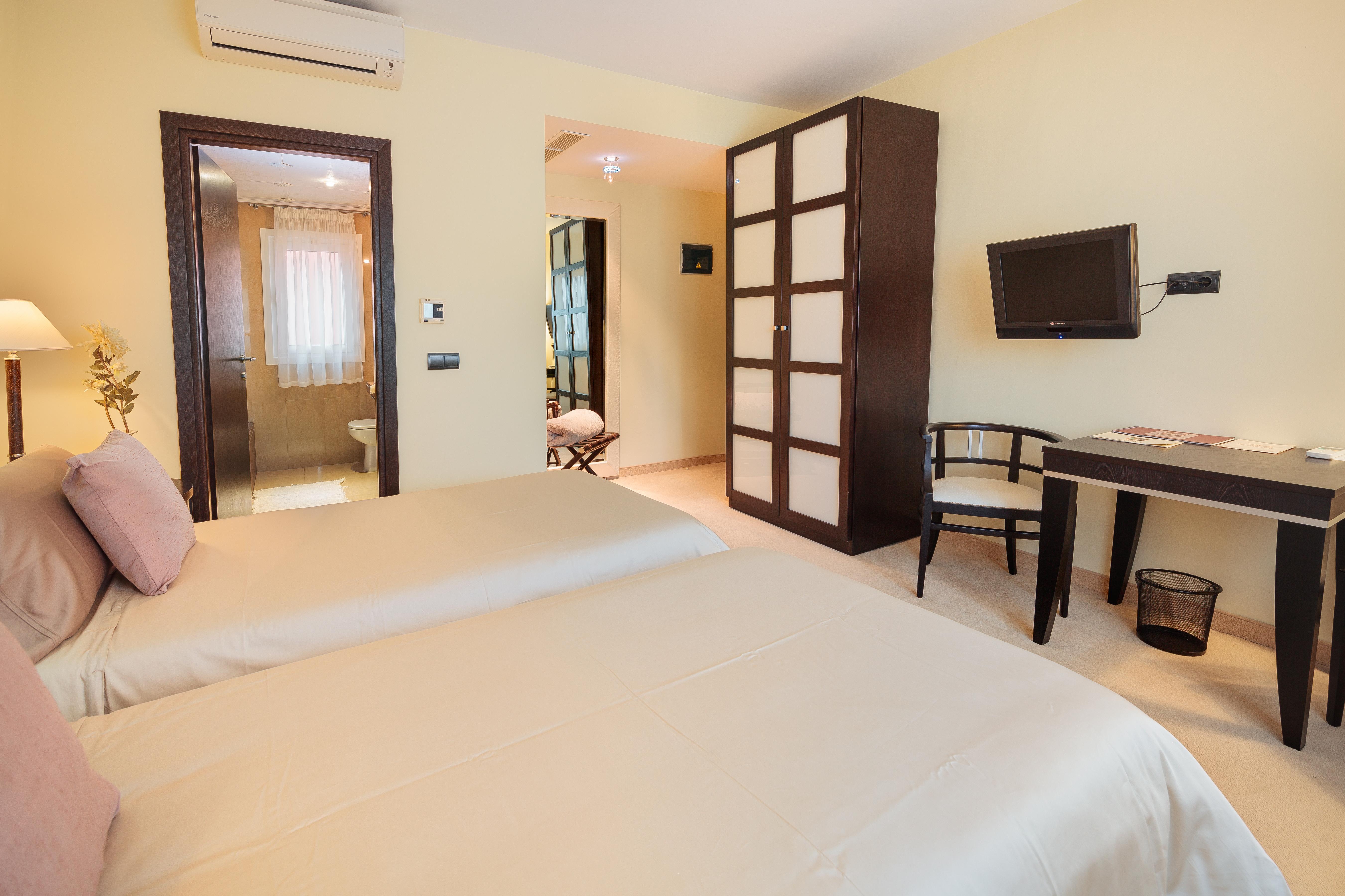 Hotel San Miguel Маон Экстерьер фото