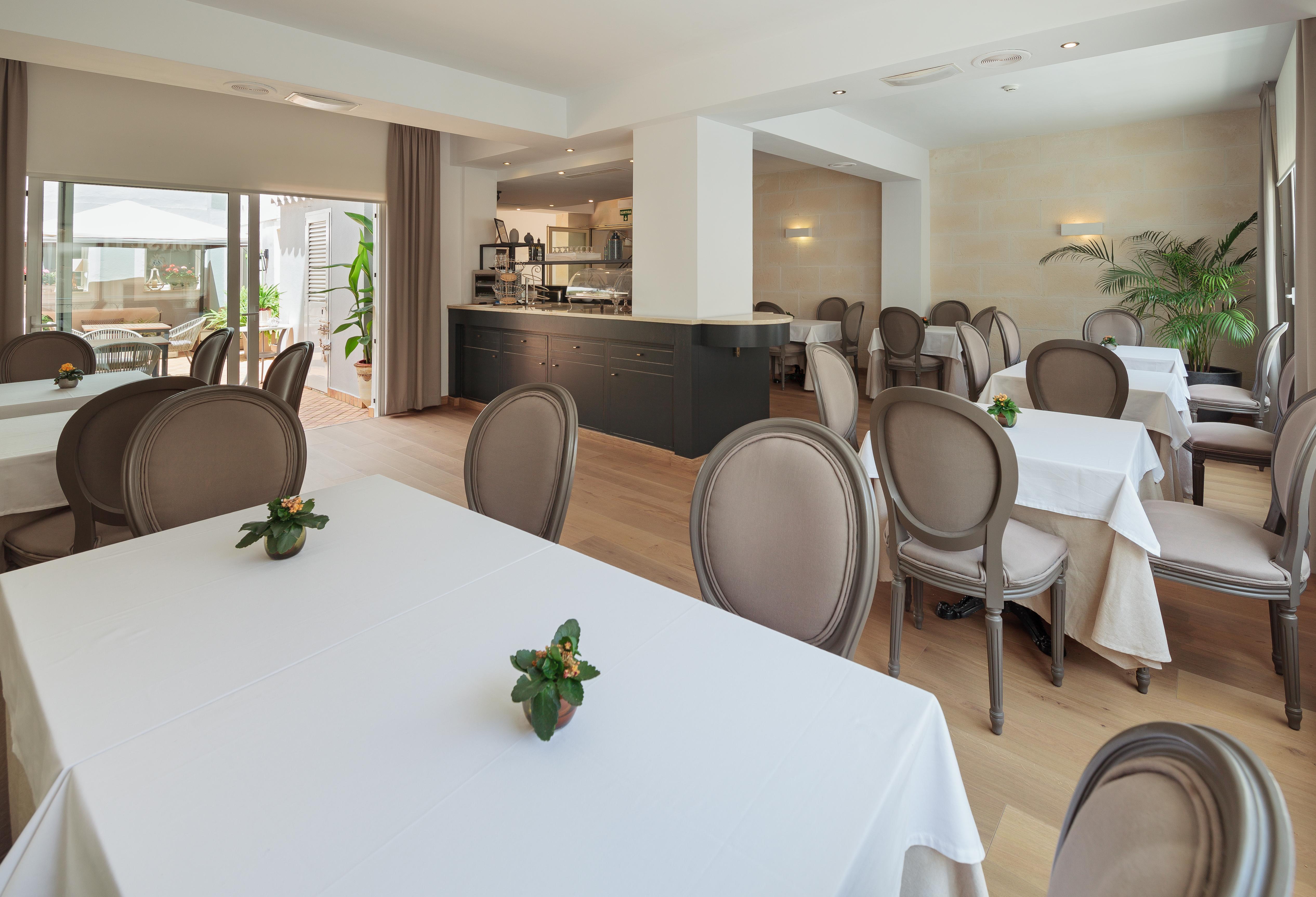 Hotel San Miguel Маон Экстерьер фото