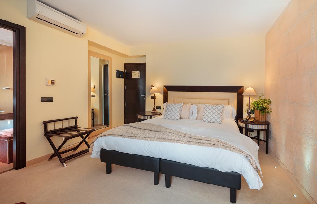 Hotel San Miguel Маон Экстерьер фото