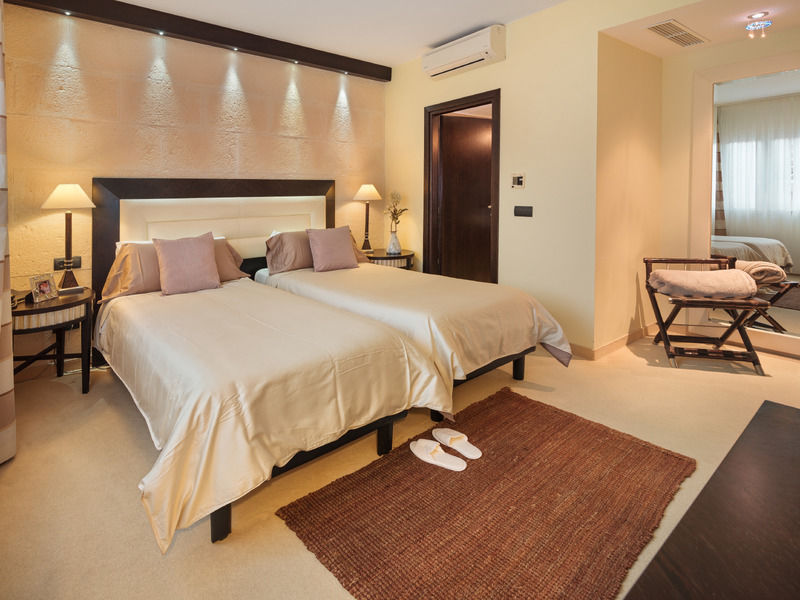 Hotel San Miguel Маон Экстерьер фото